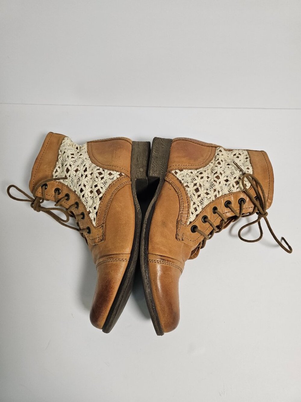 Steve Madden Thunder Bootie Crochet Leather Tan Granny Boho Prairie 8.5 - Picture 7 of 11